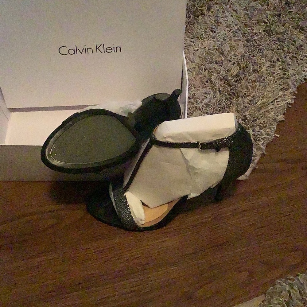 Calvin Klein 9 black, silver in great condition